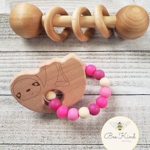 Bee Kind Boutique Baby Gift Set- Sloth & Rattle